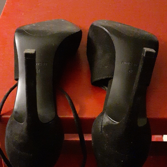 Nine West black heels - Picture 7 of 9